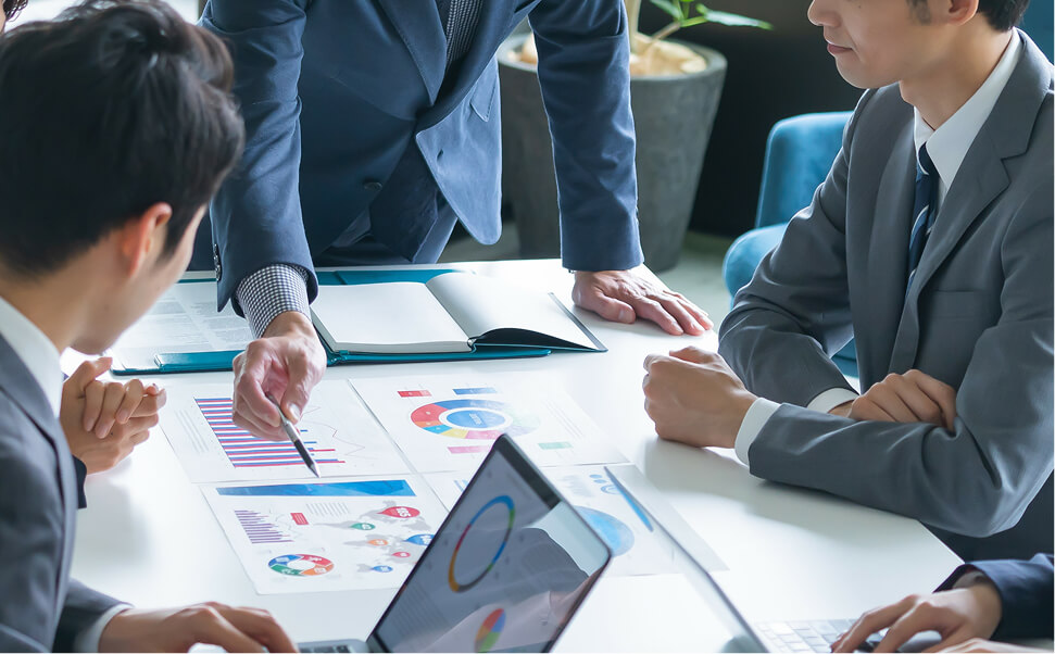 ビジネスマンが仕事している様子